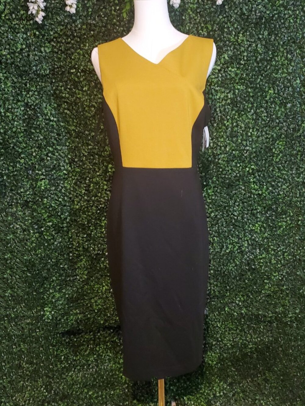 NWT Kasper Dijon Mustard Black Colorblock Sheath Dress Asymmetric V-Neck Size 6